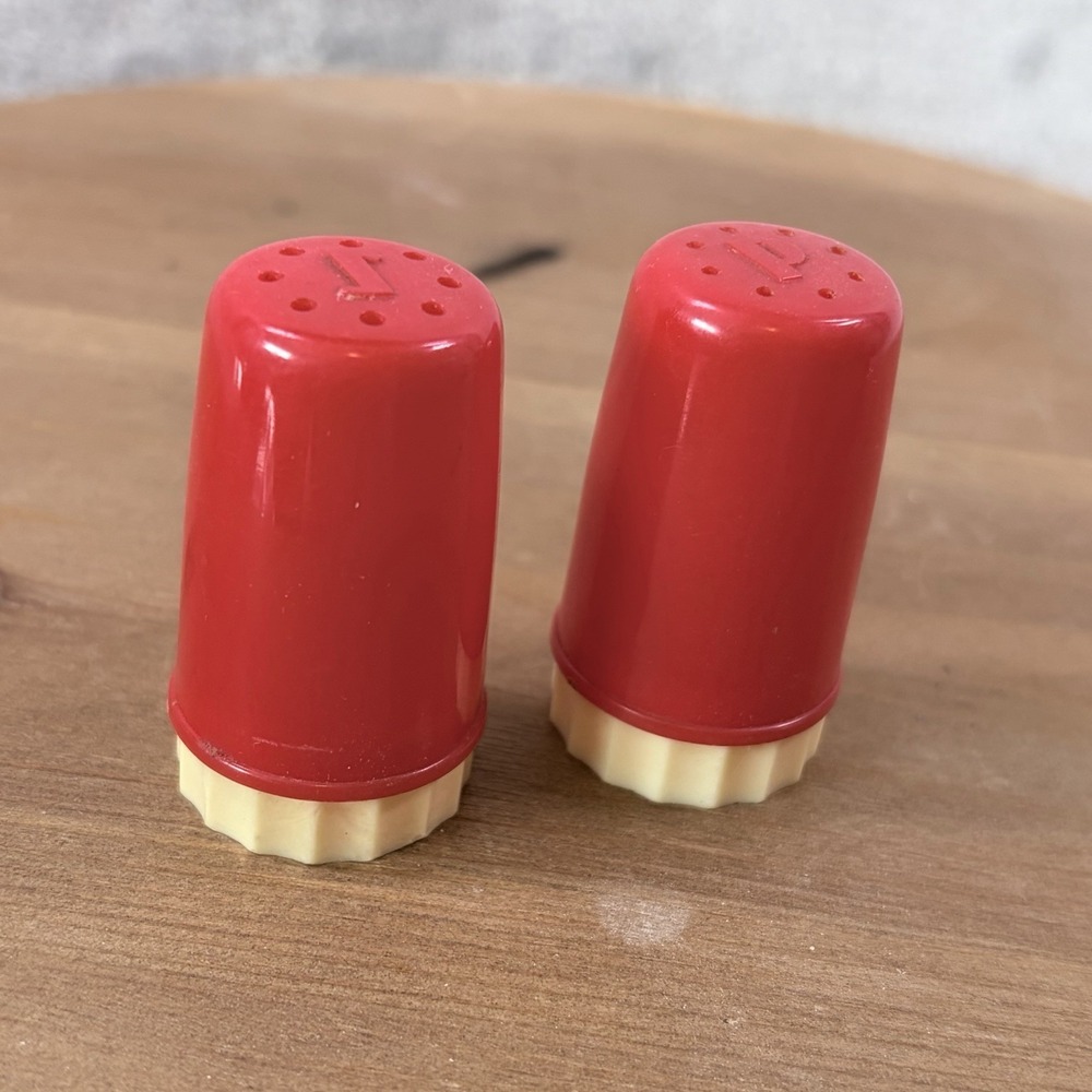 Vintage Red Plastic Mini Salt Pepper Shakers 2" 1950s Diner Atomic MCM Retro USA